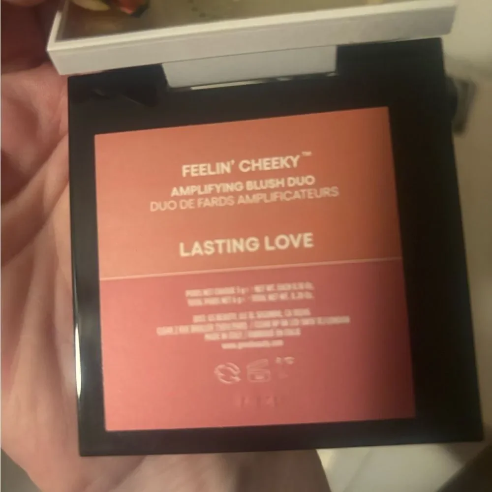 GXVE Gold Embossed Duo Blush compact